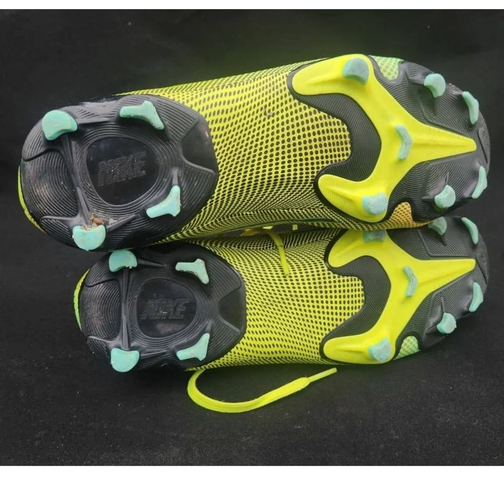 NIKE Mercurial Football Boots Yellow SIZE 5Y